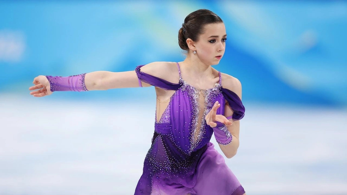 Gu mặc của “Thiên thần trượt băng” nước Nga tuổi 17 - 2