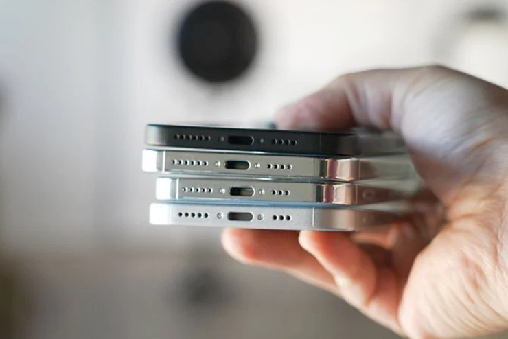 Bất ngờ video trên tay sớm iPhone 15 và iPhone 15 Pro - 2