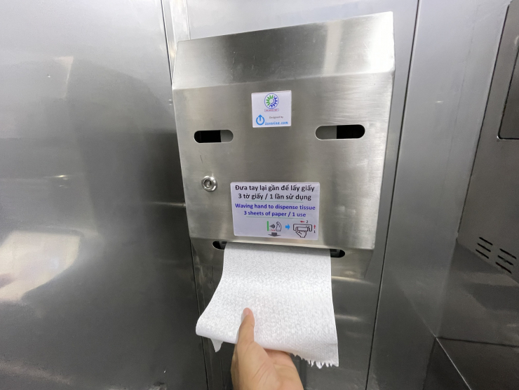 Có gì bên trong nhà vệ sinh công cộng thông minh ở TP HCM? - 3