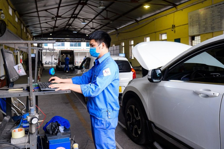 Bộ GTVT và Bộ Tài chính nghiên cứu tăng giá dịch vụ kiểm định xe ô tô - 1