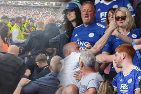 Chấn động ngoại hạng Anh: CĐV Leicester đấm nhau, fan Leeds tấn công cảnh sát