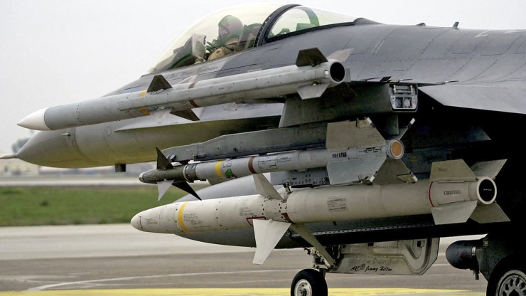 Ukraine cần bao nhiêu chiến đấu cơ F-16 Kiev? - 1