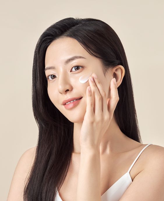 2 loại dưỡng da "thần thánh" cải thiện vết chân chim - 2