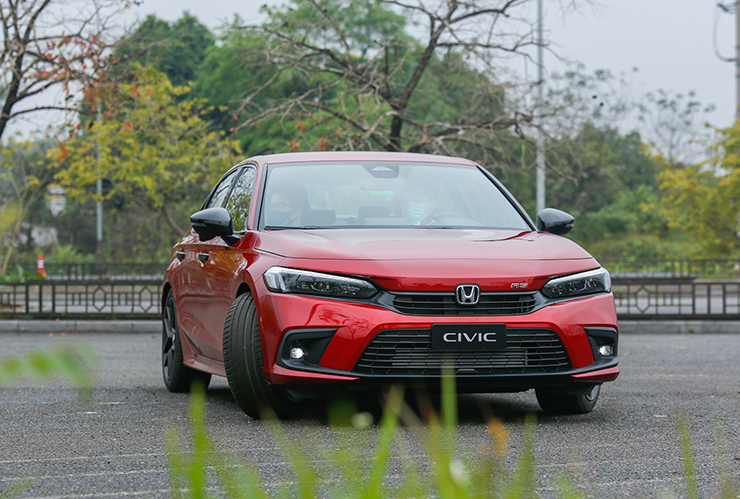 Honda Civic RS giảm giá 100 triệu đồng, rẻ ngang bản G - 1