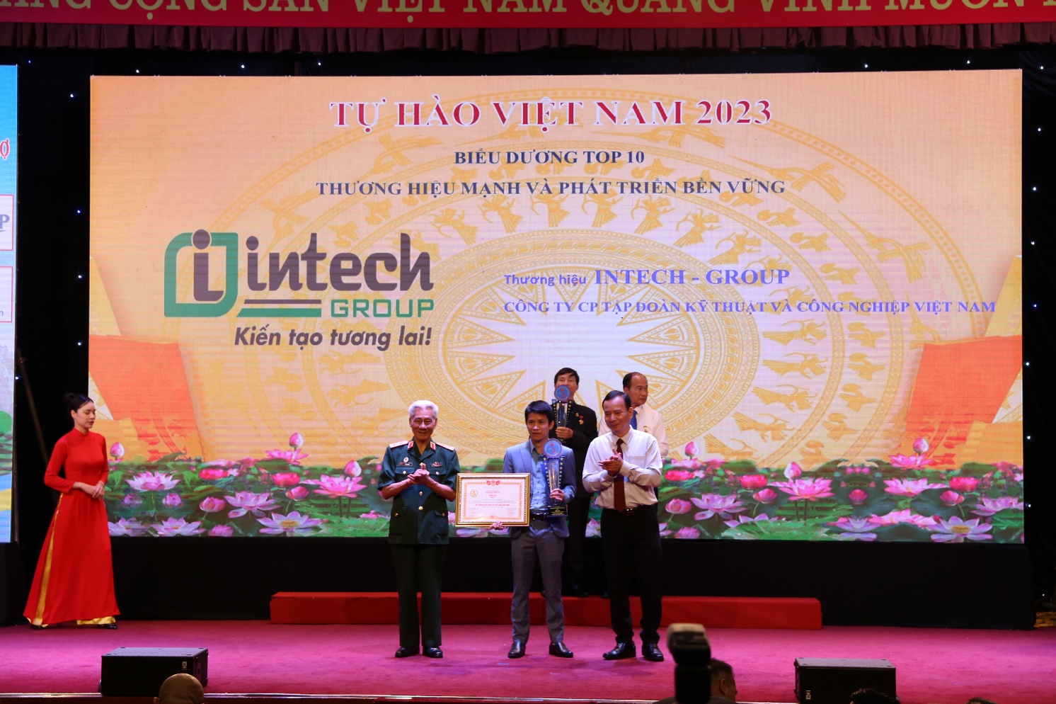Intech Group dành cú đúp giải thưởng thương hiệu tại chương trình “Tự hào Việt Nam” - 2