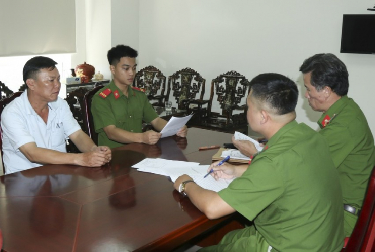 Người đàn ông 2 lần trốn trại giam, trốn truy nã suốt 30 năm ra đầu thú - 1