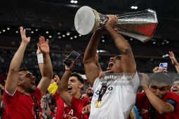 Sevilla vô địch Europa League: Báo Tây Ban Nha nể phục, ví như ”kẻ bất tử”