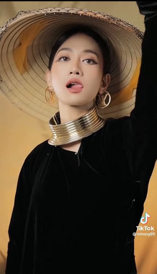 Lê Bống bị la ó vì clip nhảy tiktok trên sông Nho Quế - 4