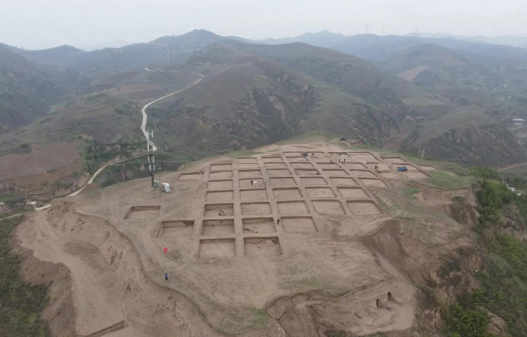 Trung Quốc: Phát hiện vùng đồi bao phủ bởi loạt mộ cổ đầy châu báu - 1