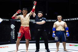 Người khổng lồ làng võ gây sốt giải MMA hot nhất Việt Nam, thắng sau 2 phút