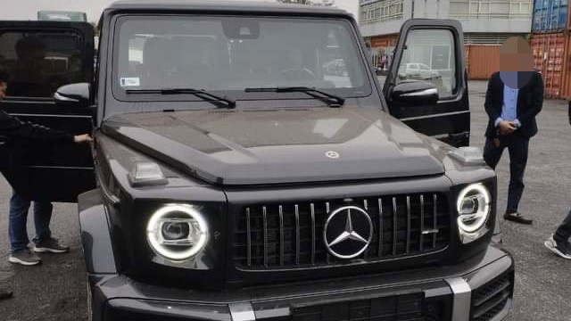 Nóng tuần qua: “Truy tìm” chủ nhân của chiếc xe Mercedes G63 giá 12 tỷ đồng bị &#39;&#39;bỏ rơi&#39;&#39; - 1