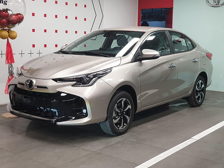 Toyota Vios 2023 vừa ra mắt tại Việt Nam đã được giảm giá - 1