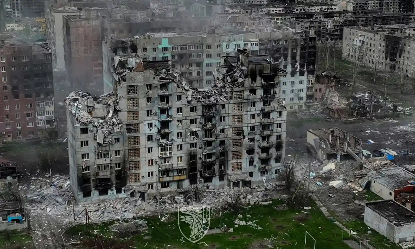 Tướng hàng đầu Ukraine: Tiếp tục đụng độ ở Bakhmut - 1