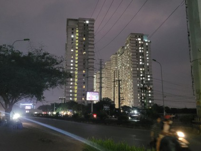 Muôn kiểu tiết kiệm điện ở Hà Nội: Không đun nấu, thay đổi thiết bị làm mát để giảm tiêu thụ điện năng