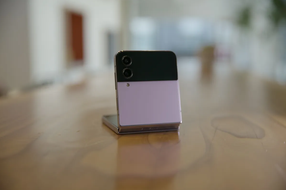 Galaxy Z Flip 5 cần gì để "bùng cháy" vào mùa thu này? - 1