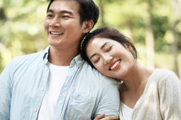Khoa học chỉ ra các cặp đôi càng hạnh phúc thì càng tăng cân