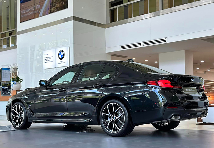 BMW giảm giá nhiều dòng xe, cao nhất gần 600 triệu đồng - 6