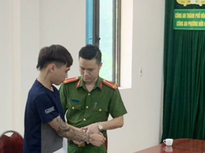 Kết &#39;đắng&#39; cho thanh niên xăm trổ thích húng hoắng - 1