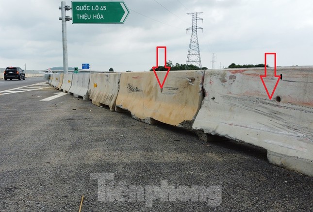 Ngổn ngang, tai nạn tại công trường nút giao cao tốc Mai Sơn - QL45 - 9