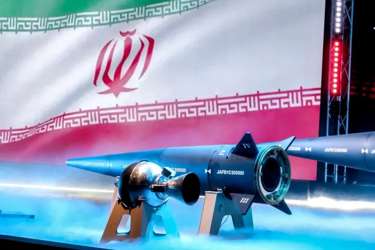 Iran &#34;trình làng&#34; tên lửa siêu thanh, Mỹ - Israel liệu có thể ngồi yên? - 1
