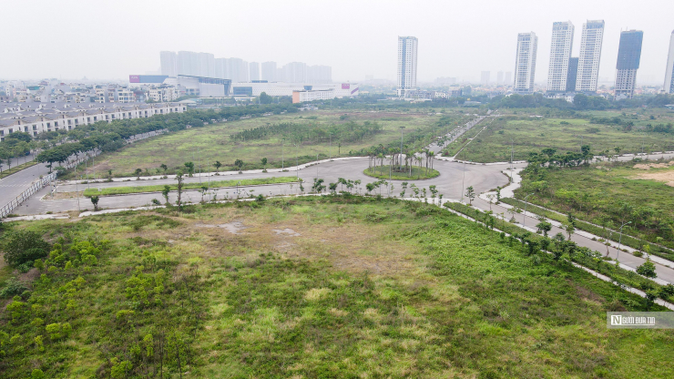 Hàng trăm biệt thự bị bỏ hoang tại khu đô thị hơn 7.000 tỷ đồng ở Hà Nội - 9