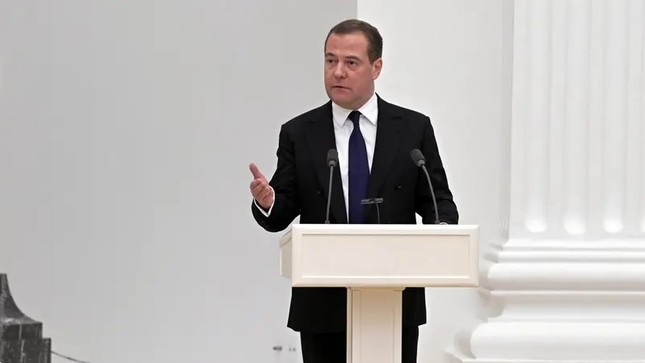 Ông Medvedev kêu gọi Nga phản công ngược - 1
