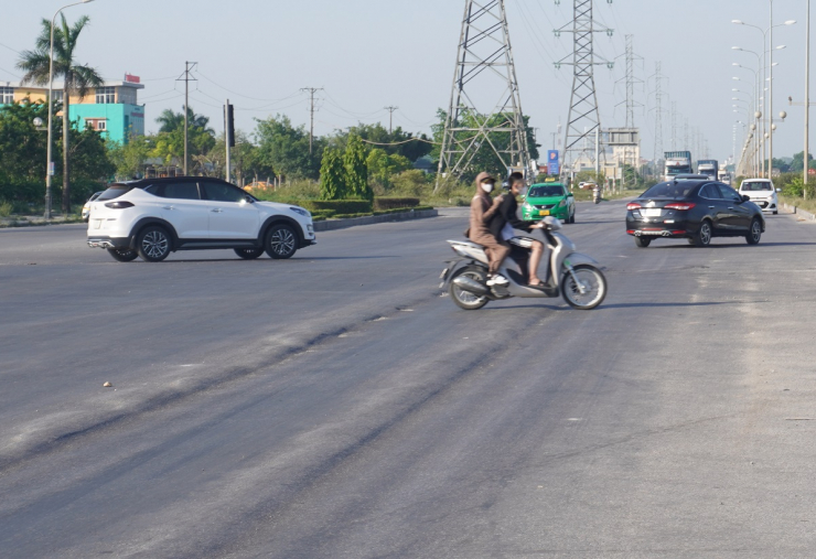 Ớn lạnh những &#34;con lươn&#34;, &#34;sống trâu&#34; trên tuyến đường BOT tránh TP Thanh Hóa - 11