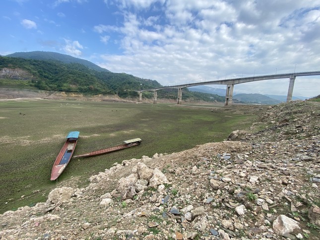 Ám ảnh nứt toác ở lòng hồ thủy điện lớn nhất Đông Nam Á - 1