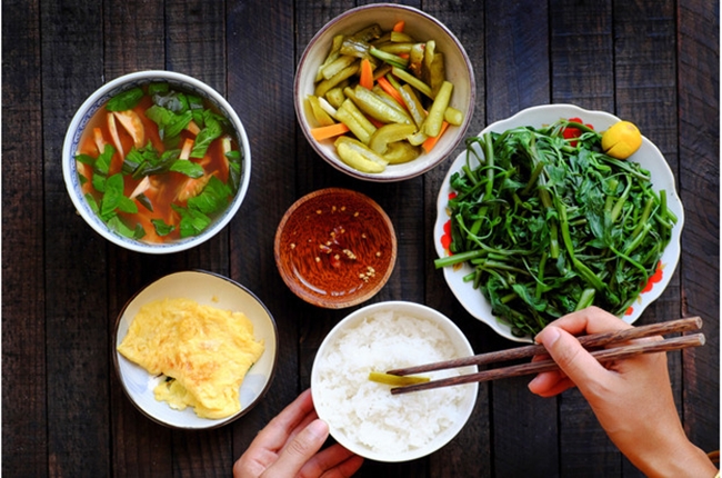 Bí quyết ăn cơm trắng vẫn giảm được cân - 3