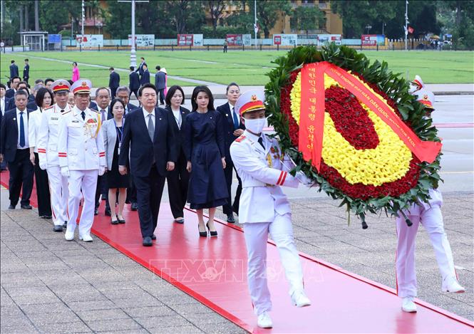 Chủ tịch nước Võ Văn Thưởng và Phu nhân đón Tổng thống Hàn Quốc và Phu nhân - 3