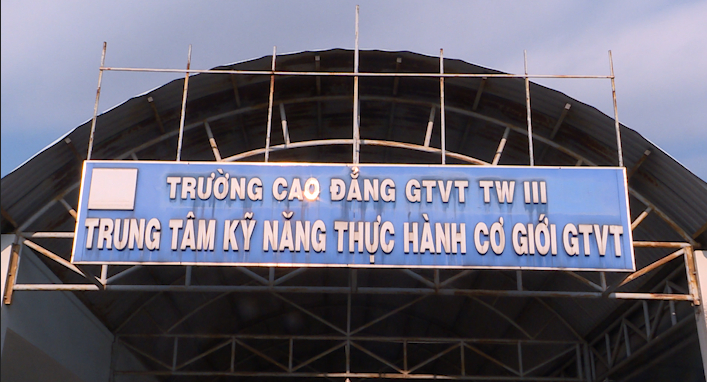 TP HCM: Giám đốc trung tâm đào tạo lái xe đưa 1 tỉ đồng cho 2 chuyên viên thuế - 3