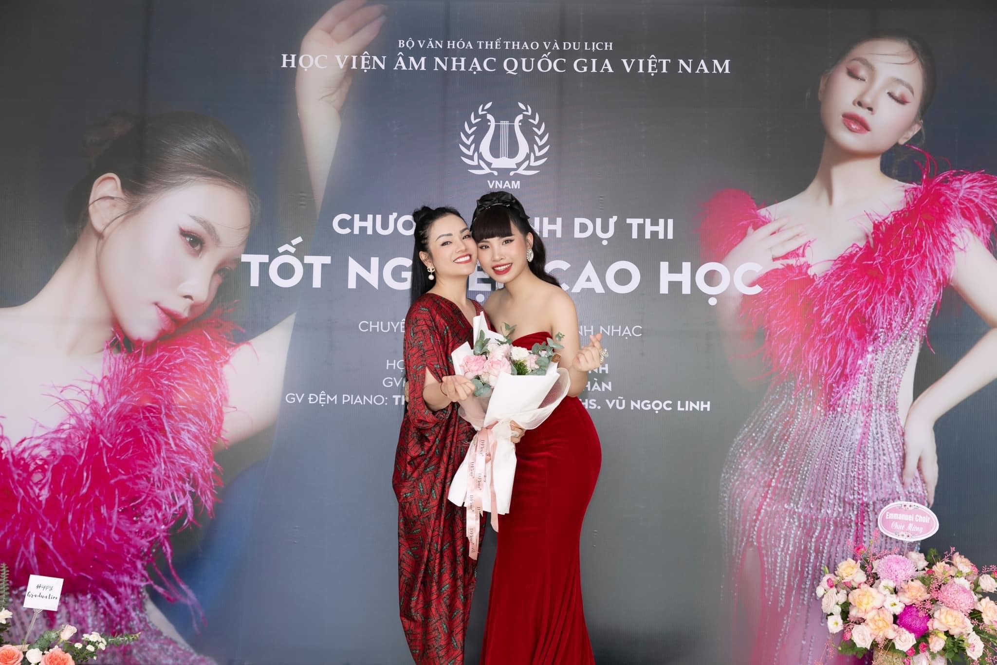 Ca sĩ Tân Nhàn chúc mừng trò cưng Lan Quỳnh xuất sắc tốt nghiệp thạc sĩ - 1