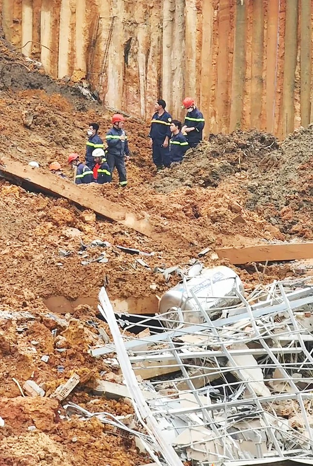 Vụ sạt lở đất kinh hoàng ở Đà Lạt: Tìm thấy thi thể 2 người mất tích - 2