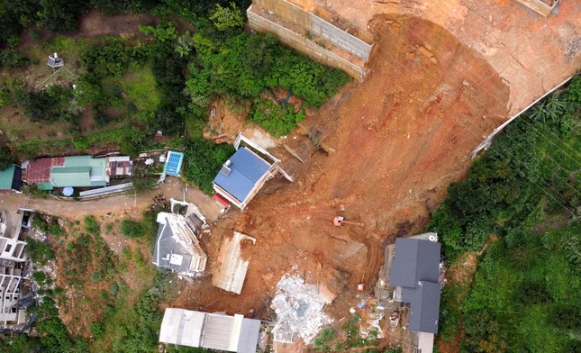 Vụ sạt lở đất kinh hoàng ở Đà Lạt: Tìm thấy thi thể 2 người mất tích - 3