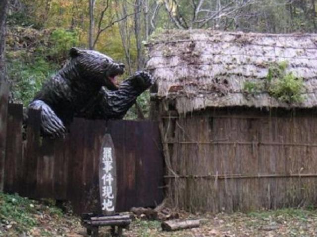 Gấu ”tử thần” cao 2,7m ăn thịt người gây kinh hoàng ở Nhật