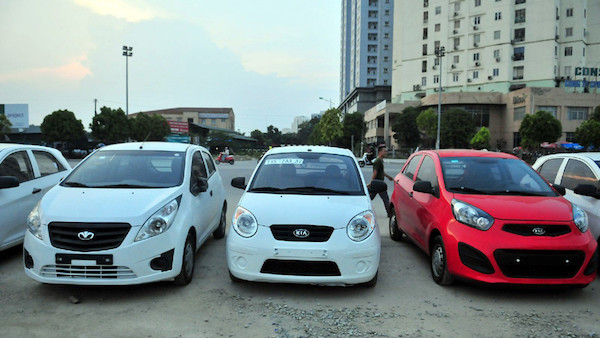 Hàng nghìn ô tô Thái Lan ồ ạt đổ về, giá chỉ hơn 400 triệu/xe - 1