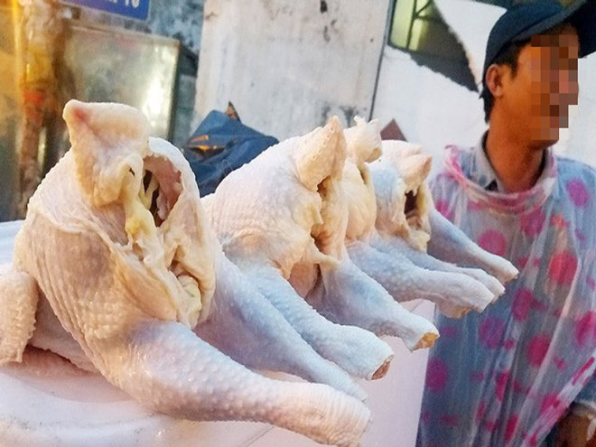 Cục Thú y nói gì về gà không đầu, không chân siêu rẻ bán đầy vỉa hè - 1