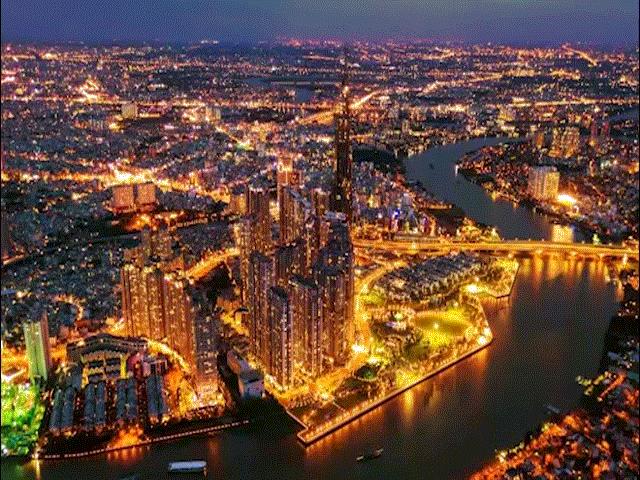 Tòa nhà “chọc trời” cao nhất Việt Nam đẹp lung linh về đêm