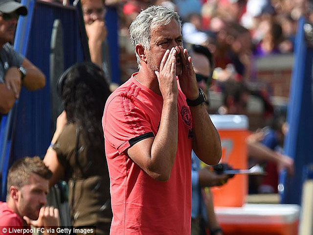 MU thua thảm Liverpool: Mourinho gây sốc đòi tẩy chay ICC 2018