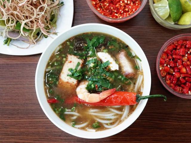 Quán bún mắm, bún thịt nướng có thâm niên trên 20 năm ở Sài Gòn