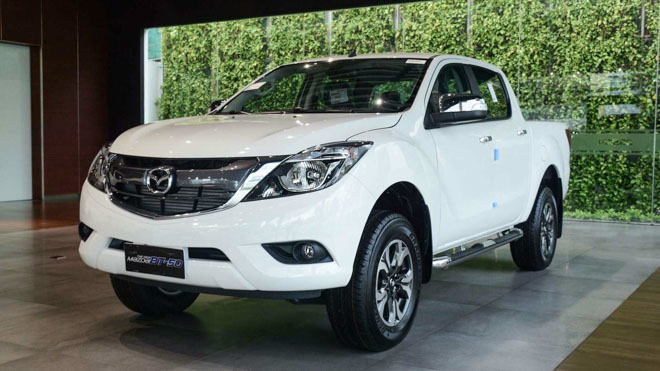 Ảnh thực tế Mazda BT-50 2018 mới tại đại lý