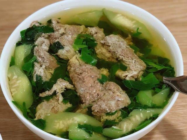 Chén bay cả nồi cơm to vì món canh cua rau đay quá hấp dẫn này