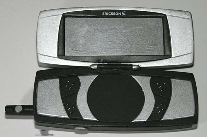 Ngược dòng lịch sử bom tấn James Bond: Điện thoại Sony Ericsson là vũ khí siêu việt nhất - 1
