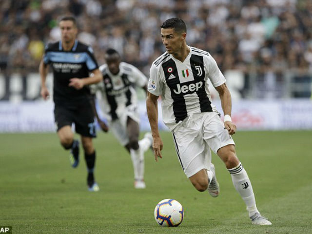Ronaldo vẫn tịt ngòi: HLV Juventus tung chiêu ”giải vía” siêu sao