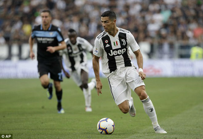 Ronaldo vẫn tịt ngòi: HLV Juventus tung chiêu &#34;giải vía&#34; siêu sao - 1