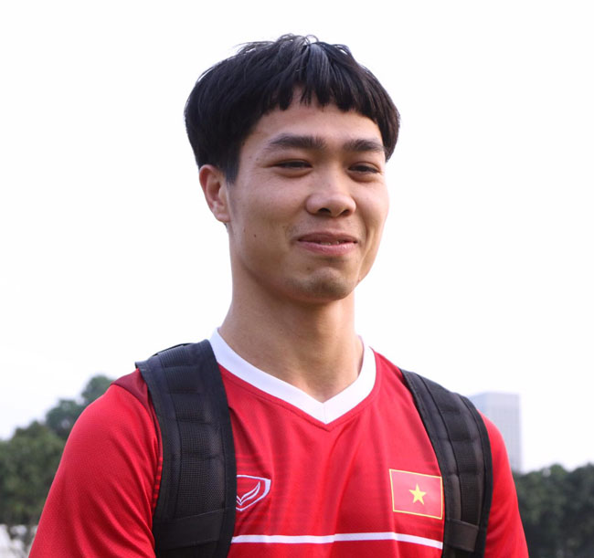 Công Phượng là cái tên nổi bật trong đội tuyển U23 Việt Nam đang thi đấu ở Asiad 2018. Anh được coi là cầu thủ điệu đà nhất đội, thường xuyên thay đổi kiểu tóc.