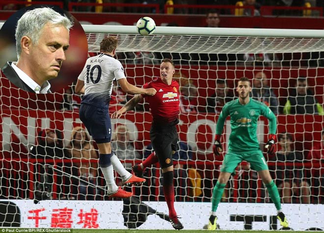 MU - Mourinho trước "cửa tử": Sếp lớn lại "khiêu khích", căng thẳng leo thang - 1