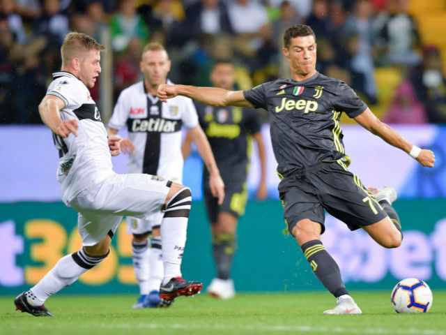 Parma - Juventus: Ronaldo nhảy múa, rượt đuổi gay cấn