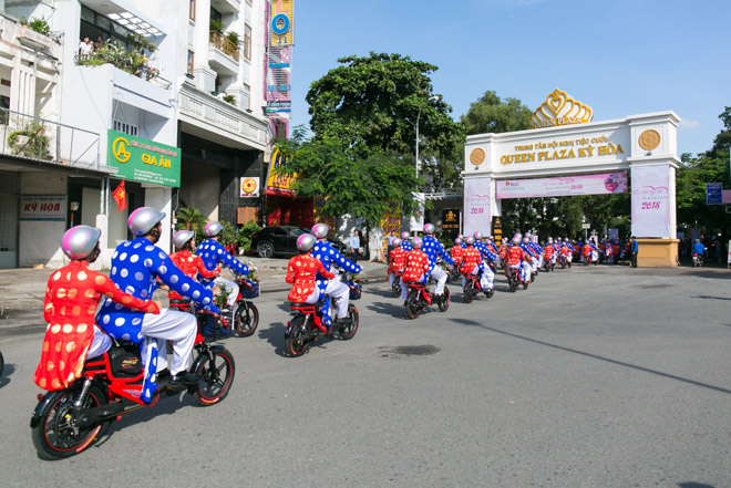 Cảm xúc khó quên của 100 cặp đôi trong ngày Quốc Khánh - 1