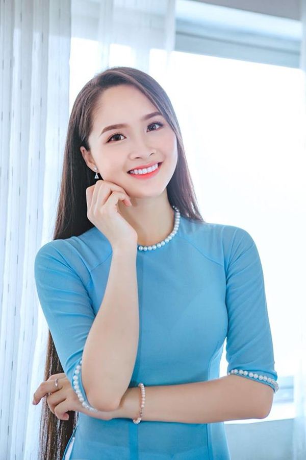Suối tóc mượt dài 1m4 của thí sinh Hoa hậu Việt Nam - 1